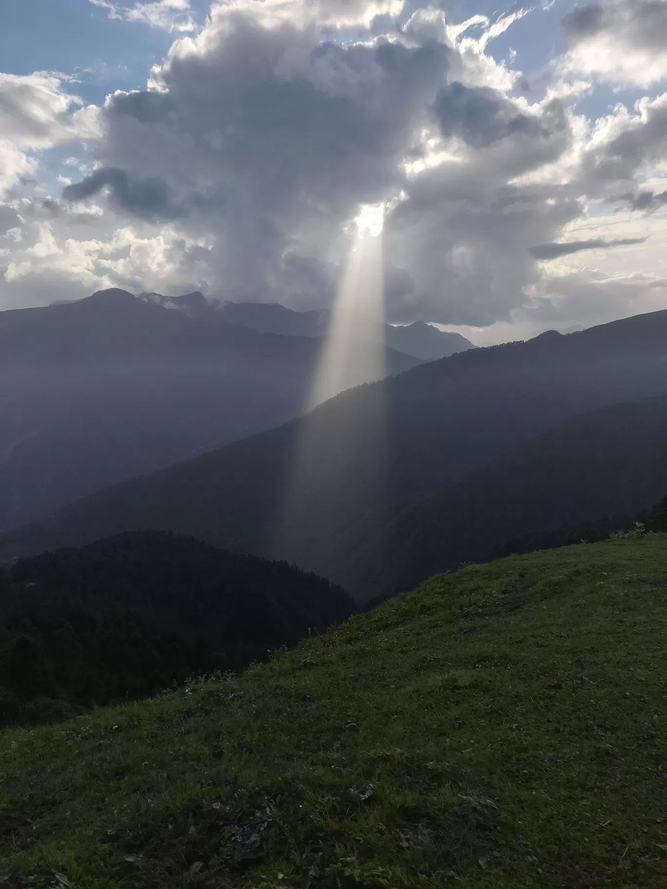 Photo of Roopkund Lake By Aakarsh Rai