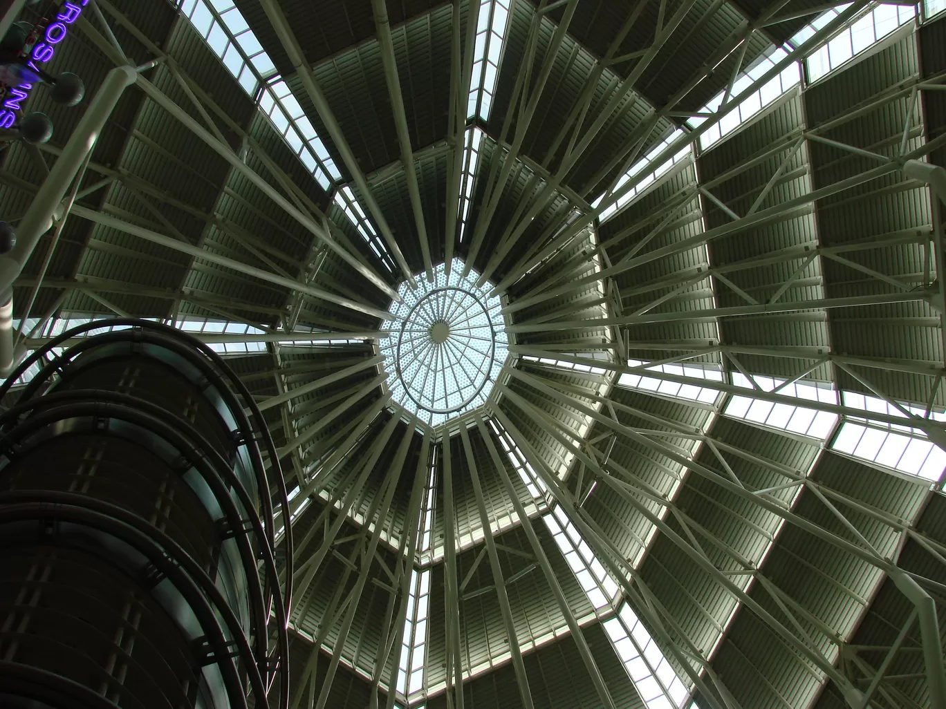 Photo of Petronas Twin Tower By Srinidhi Kandi