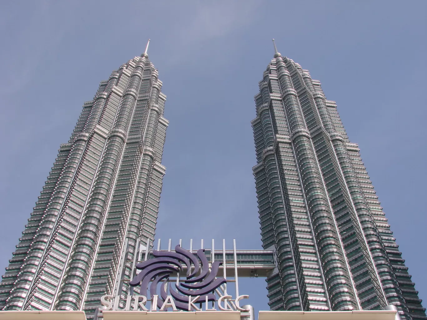 Photo of Petronas Twin Tower By Srinidhi Kandi