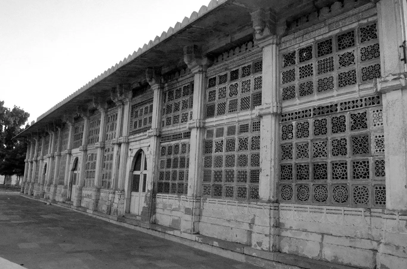 Photo of Sarkhej By thewanderjoy