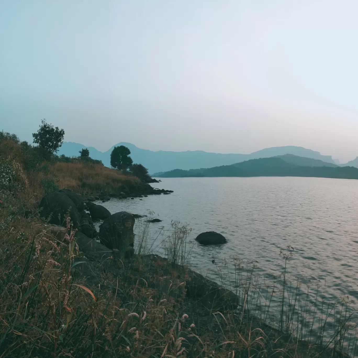 Photo of Bhandardara Dam By thewanderjoy