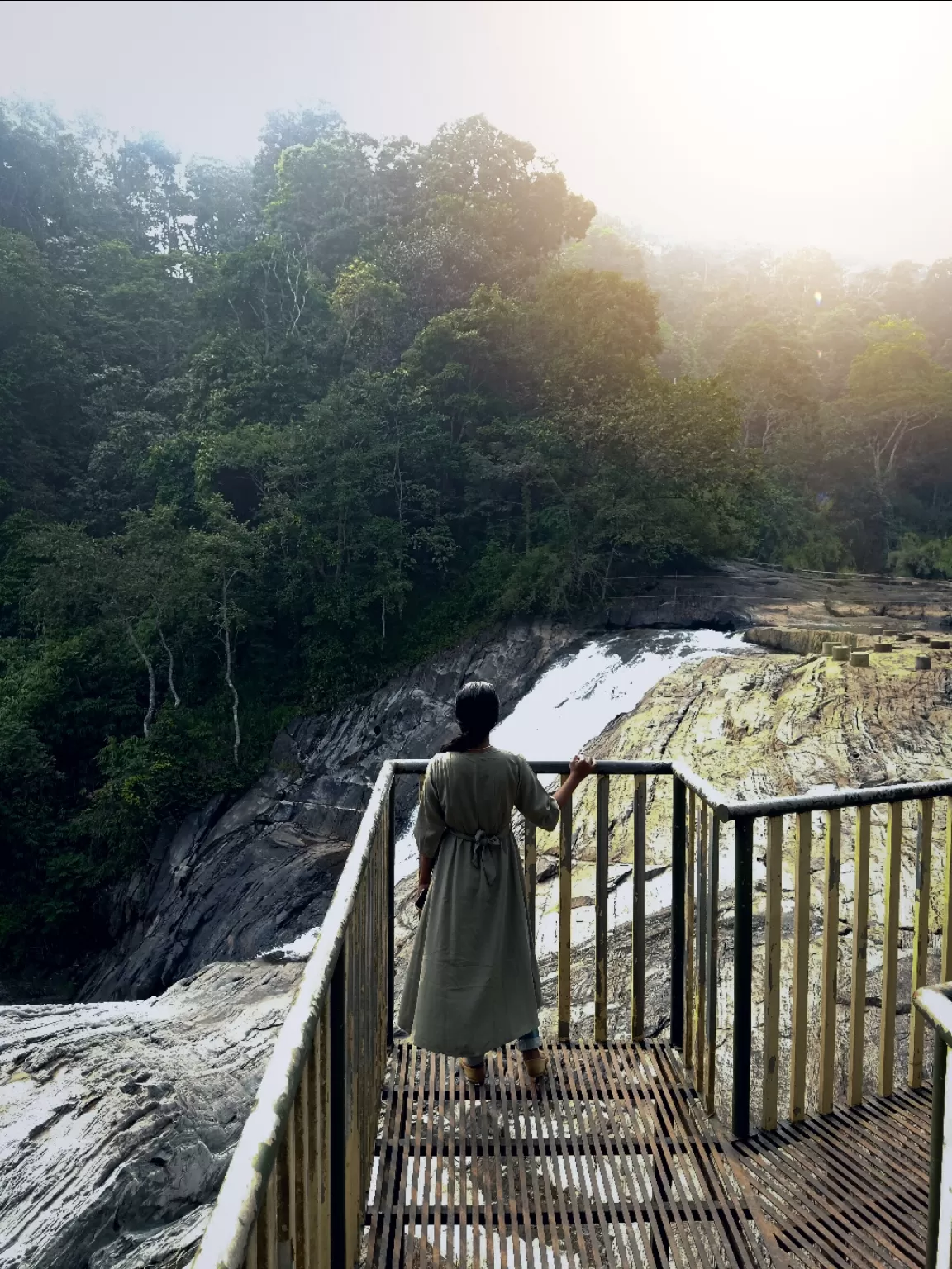 Photo of Kanthanpara Waterfalls By Kalliyangattu Neeli
