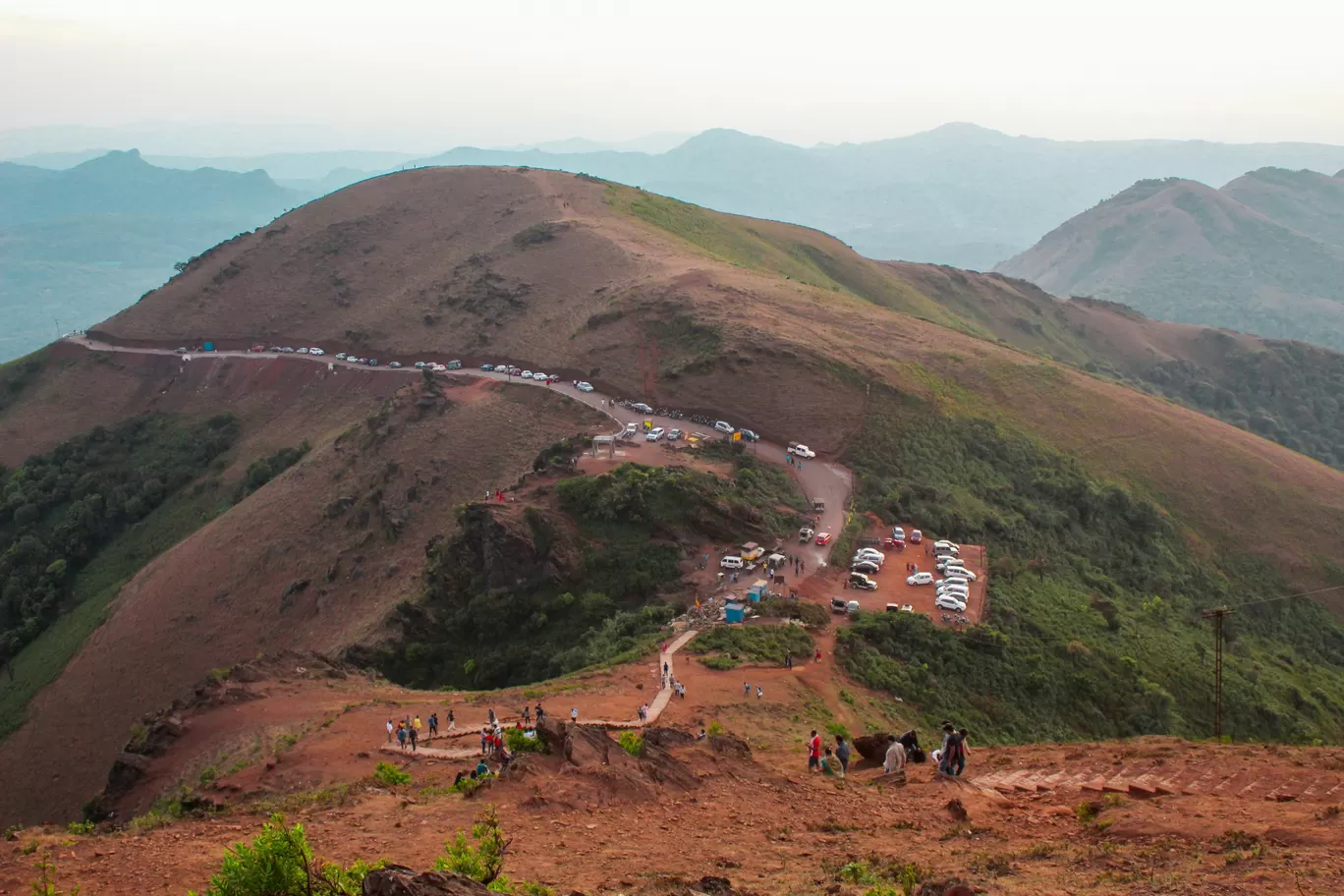 Photo of Mullayanagiri Peak By Pixel Bonita