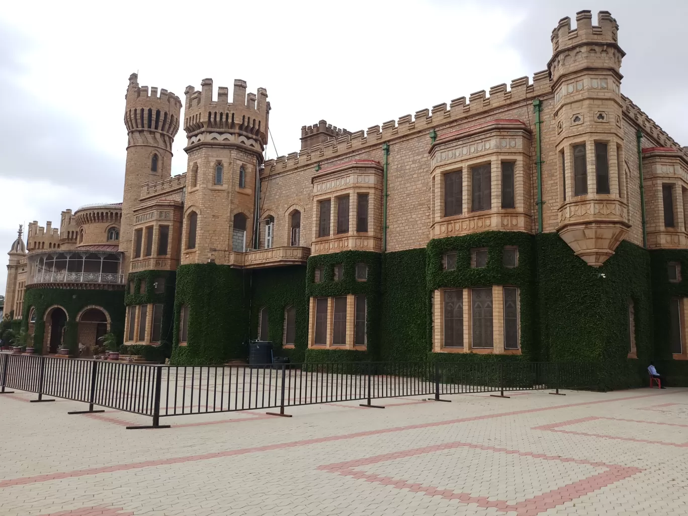 Photo of Bangalore Palace By Sh@ron V@rgh€$€