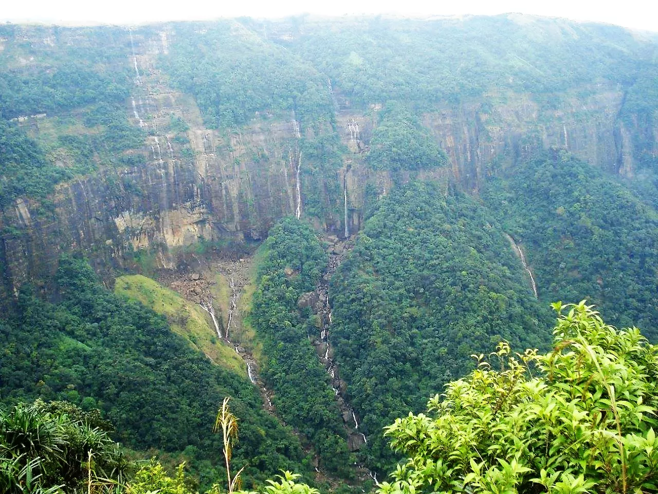 Photo of Cherrapunjee By Pushpak Apte