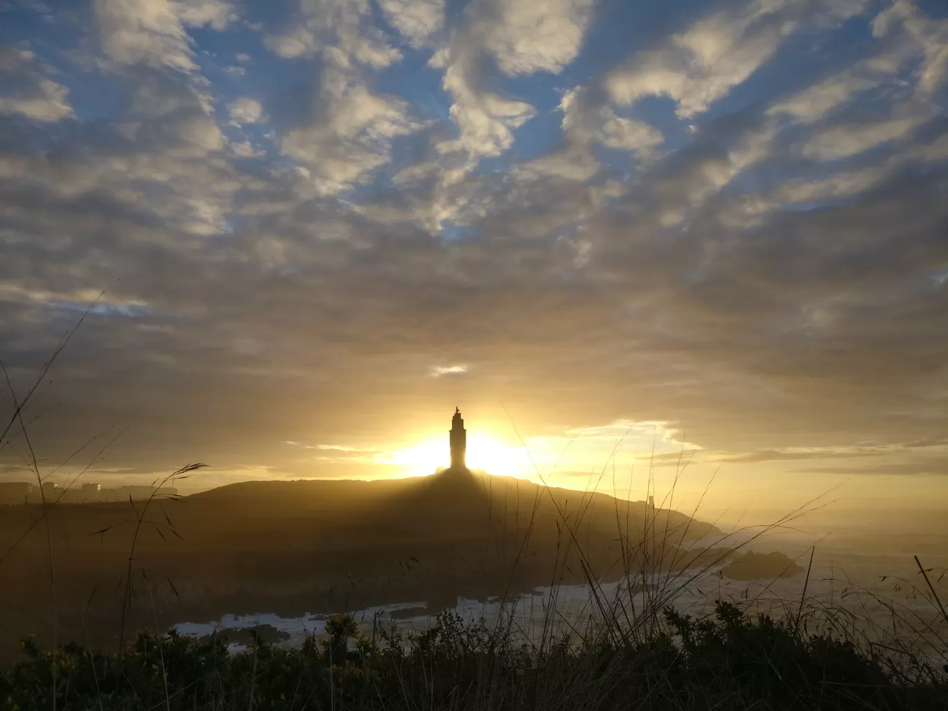 Photo of Torre de Hércules By Misbun Moraes