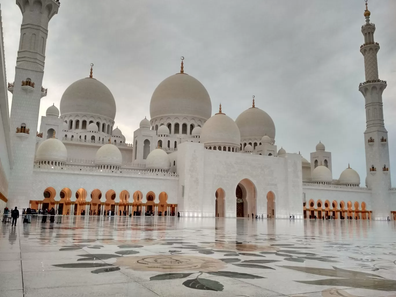 Photo of Sheikh Zayed Grand Mosque Center - Sheikh Rashid Bin Saeed St - Abu Dhabi - United Arab Emirates By Deljo Johnson 