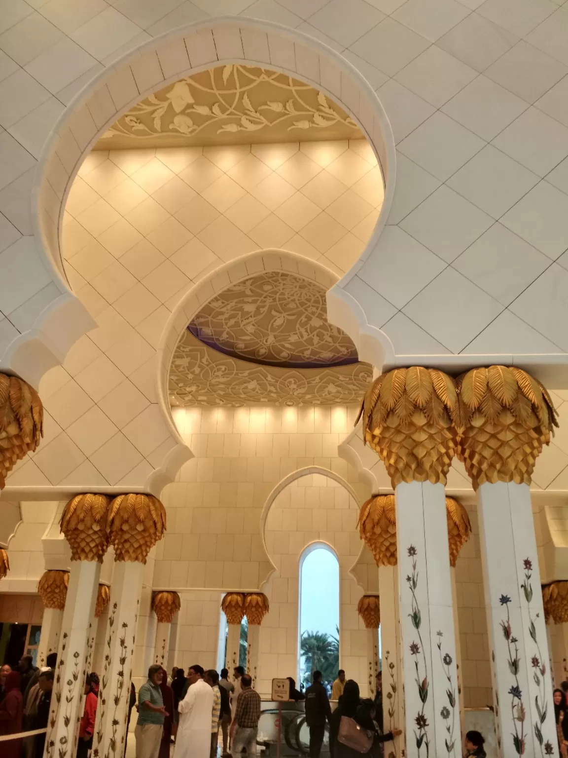 Photo of Sheikh Zayed Grand Mosque Center - Sheikh Rashid Bin Saeed St - Abu Dhabi - United Arab Emirates By Deljo Johnson 