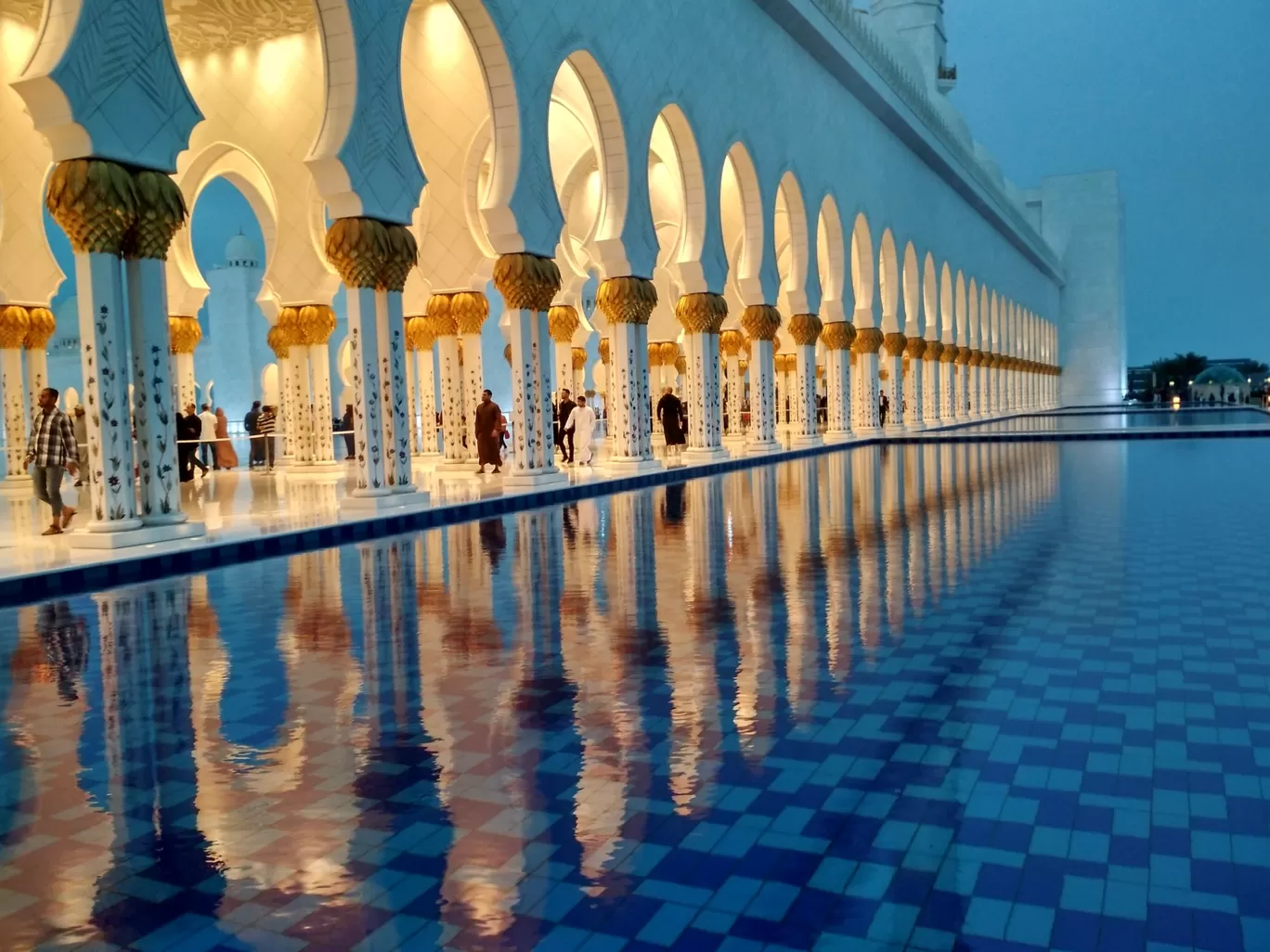 Photo of Sheikh Zayed Grand Mosque Center - Sheikh Rashid Bin Saeed St - Abu Dhabi - United Arab Emirates By Deljo Johnson 