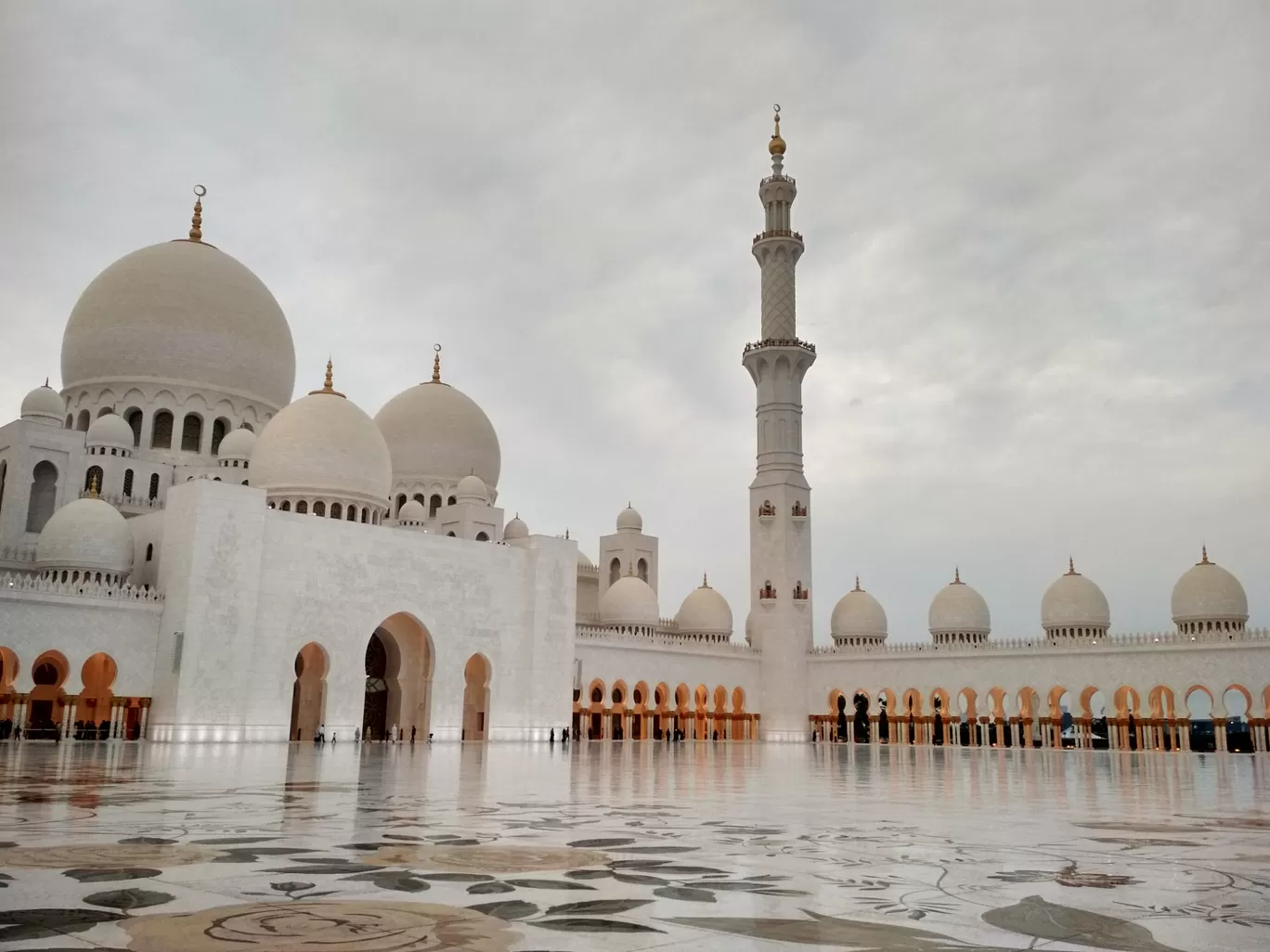 Photo of Sheikh Zayed Grand Mosque Center - Sheikh Rashid Bin Saeed St - Abu Dhabi - United Arab Emirates By Deljo Johnson 