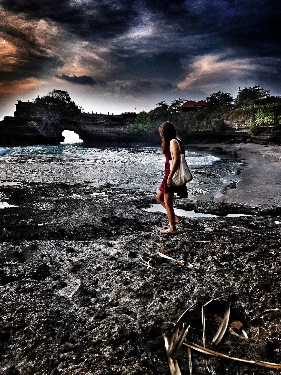 Photo of Tanah Lot Temple By Nikhar Loonker