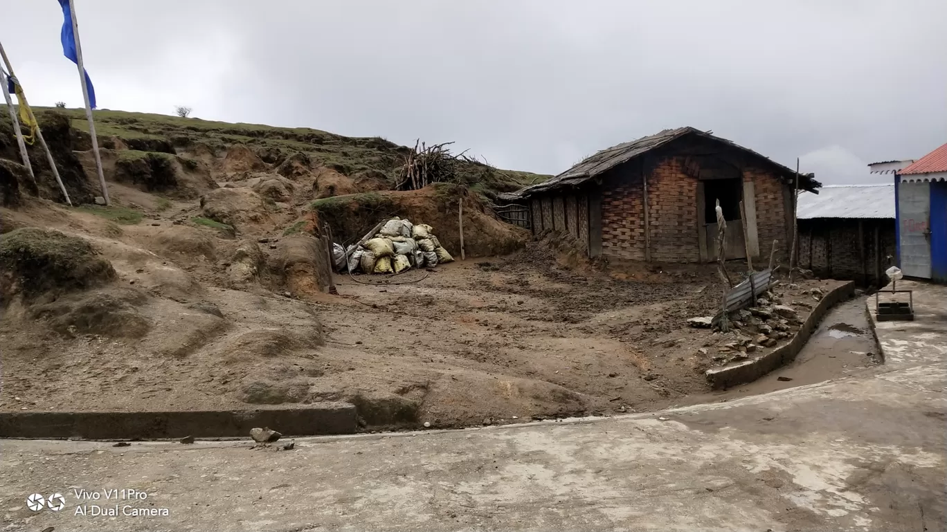 Photo of Sandakhphu By Kumaril Shivam