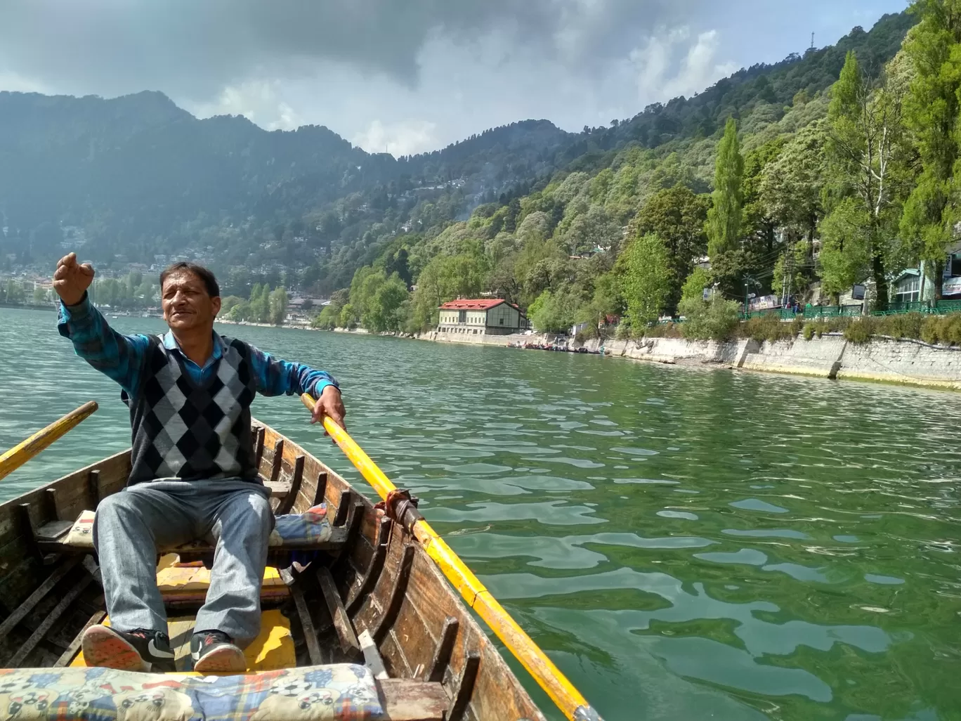 Photo of Nainital Lake By Aastika Anand