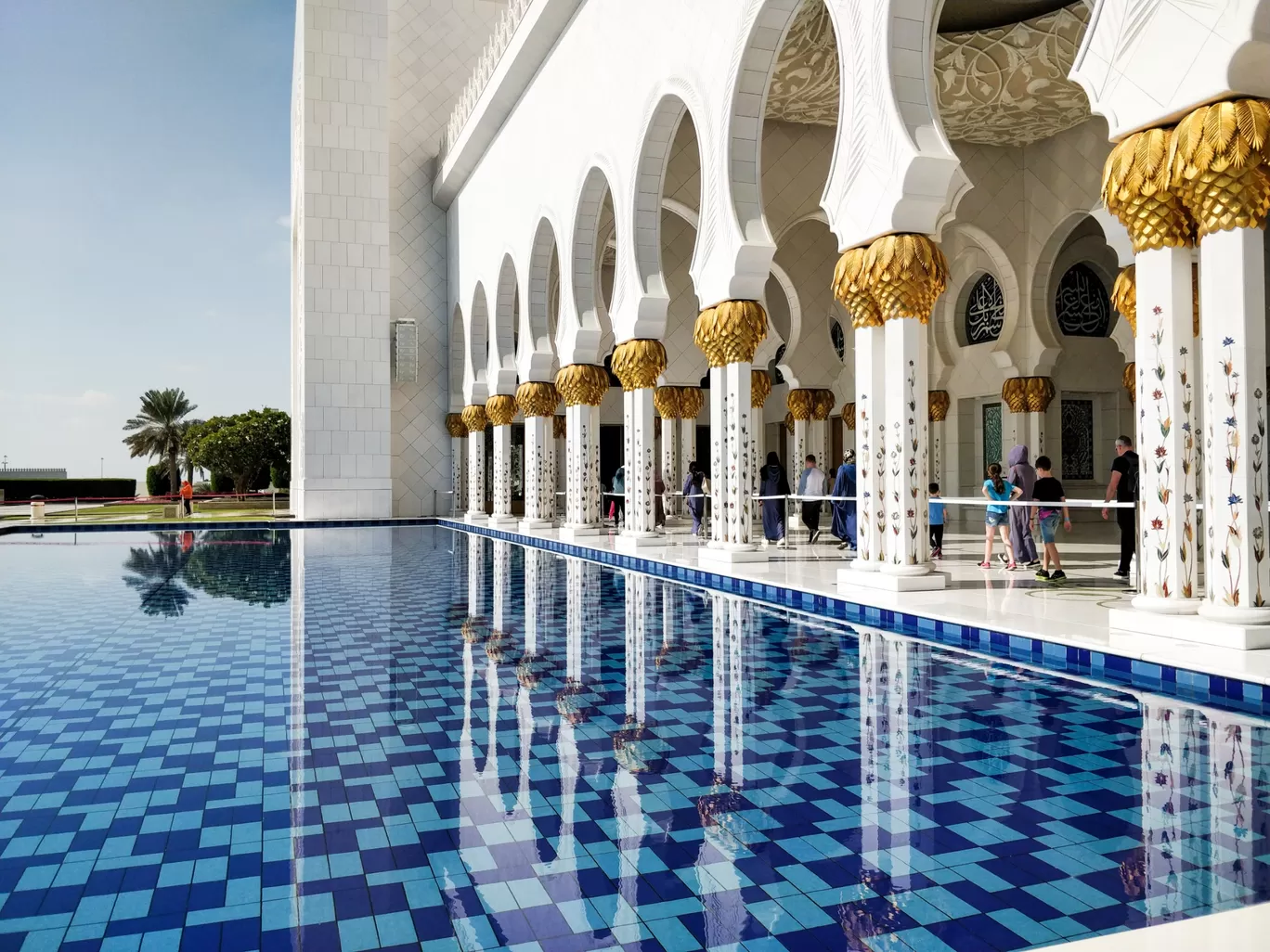 Photo of Sheikh Zayed Mosque - Abu Dhabi - United Arab Emirates By Sanjari Arora