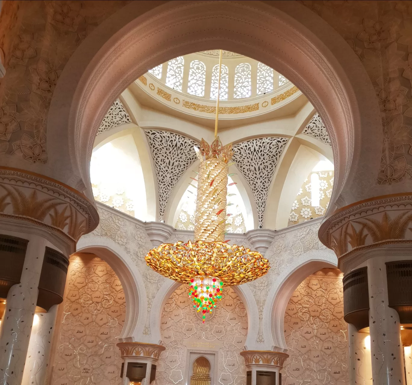 Photo of Sheikh Zayed Mosque - Abu Dhabi - United Arab Emirates By Sanjari Arora