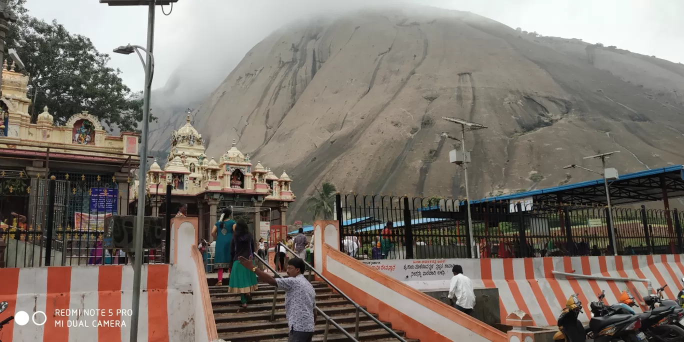 Photo of Savandurga Hill By S_T_R_A_G_G_L_E_R 