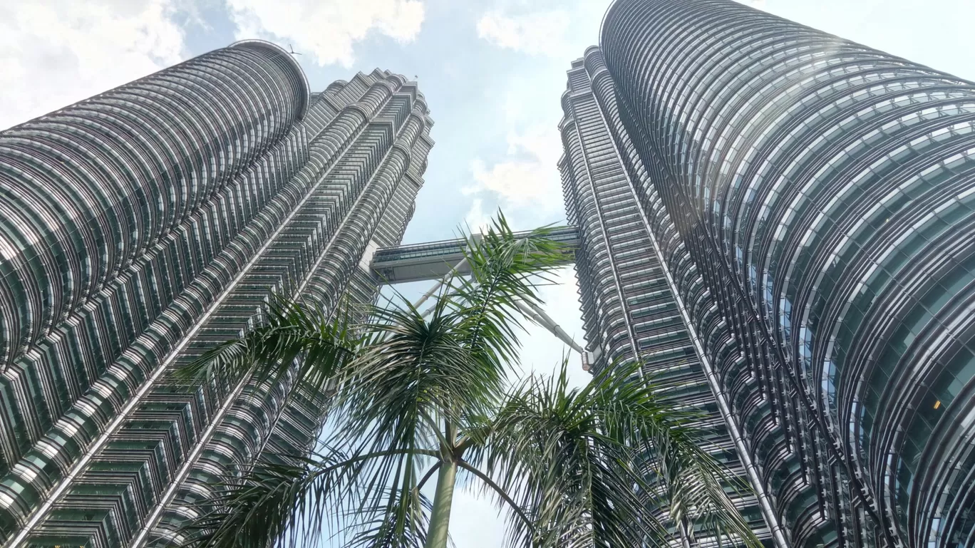 Photo of Petronas Twin Tower By Aishwarya Sharma