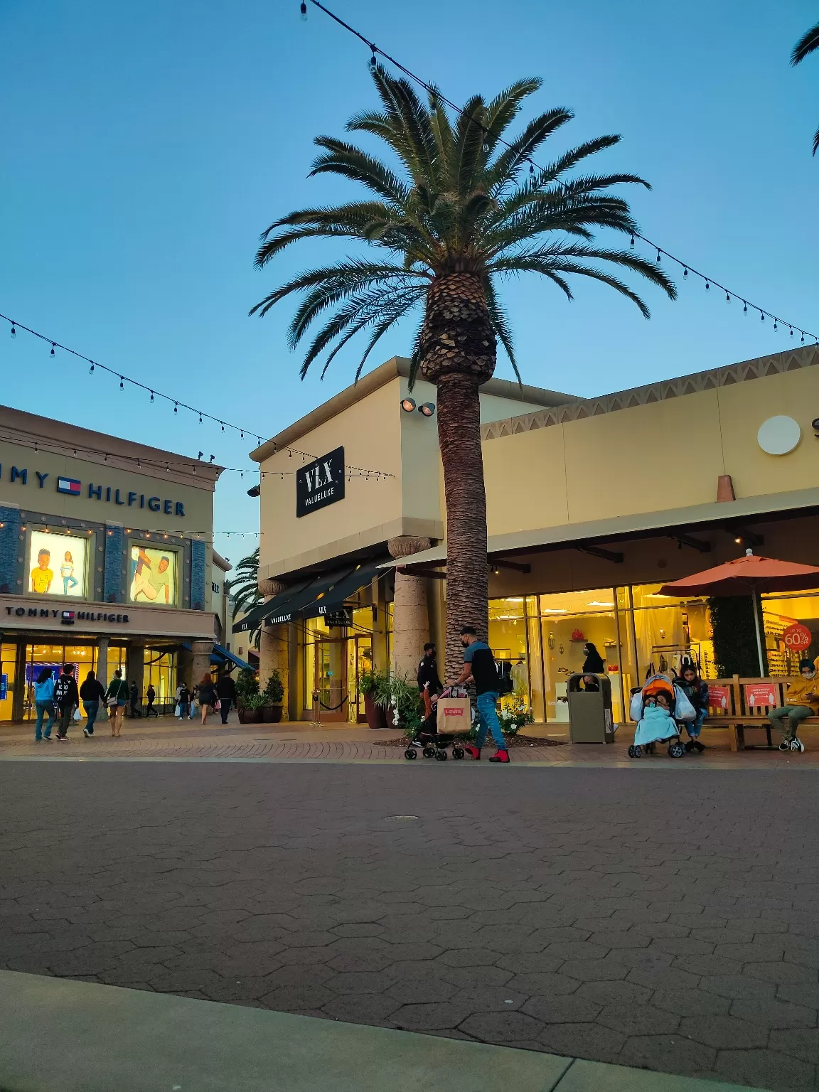 Photo of Los Angeles By Meenakshi Mohanty