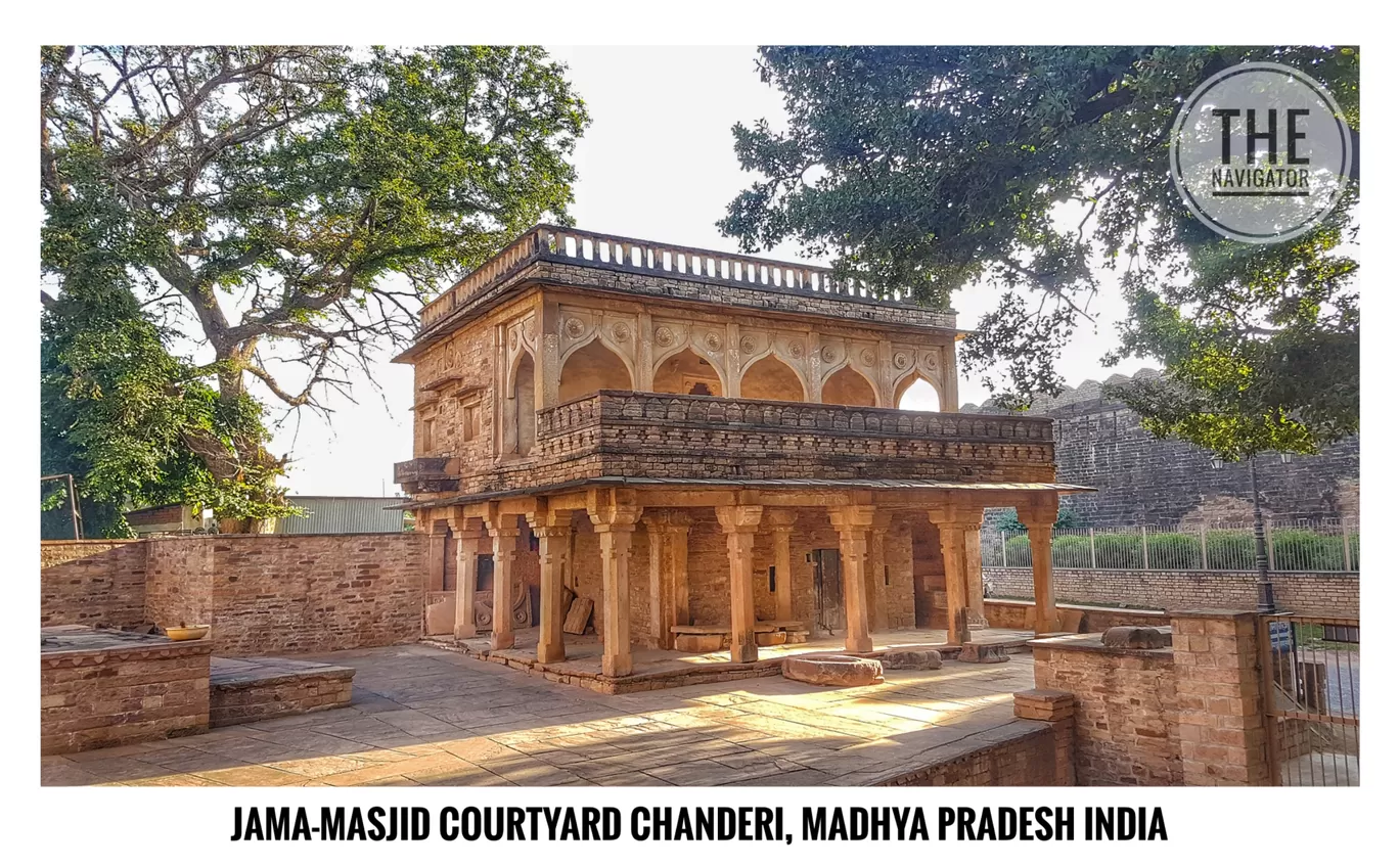 Photo of Jama Masjid By Chanderi Madhya predesh.