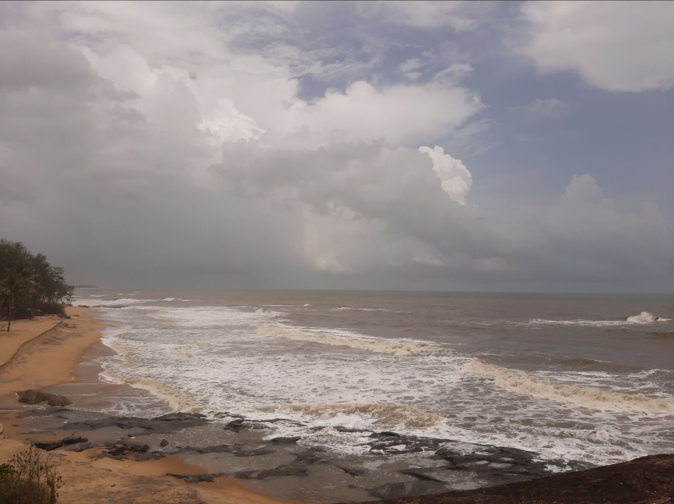 Photo of Someshwara Beach By Dhanush Poovanna