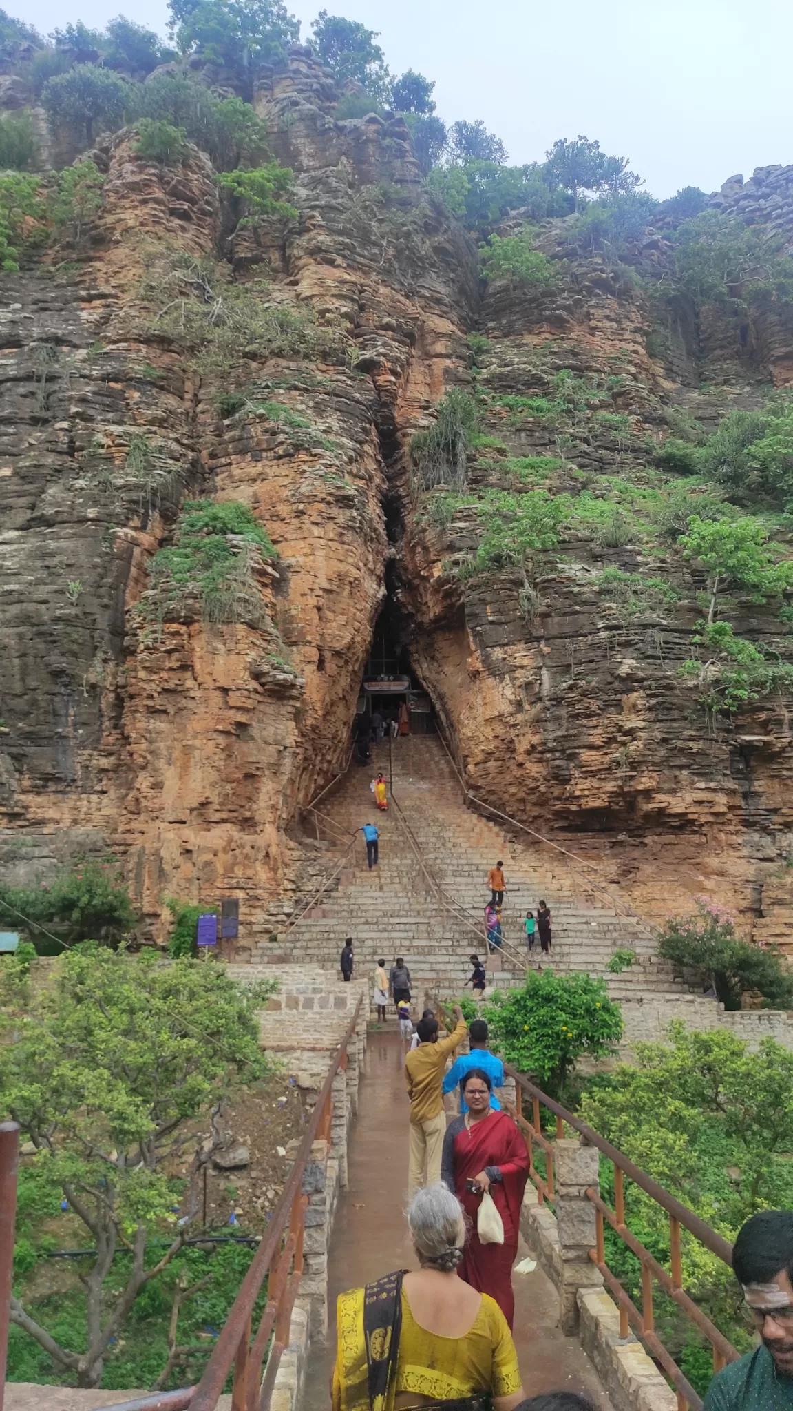 Photo of Yaganti Temple By sandidclick