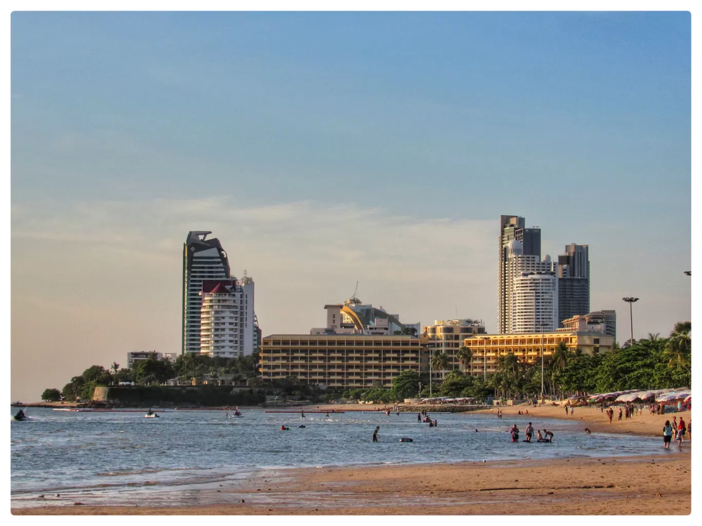 Photo of Pattaya Beach By Animesh Chakrobarty