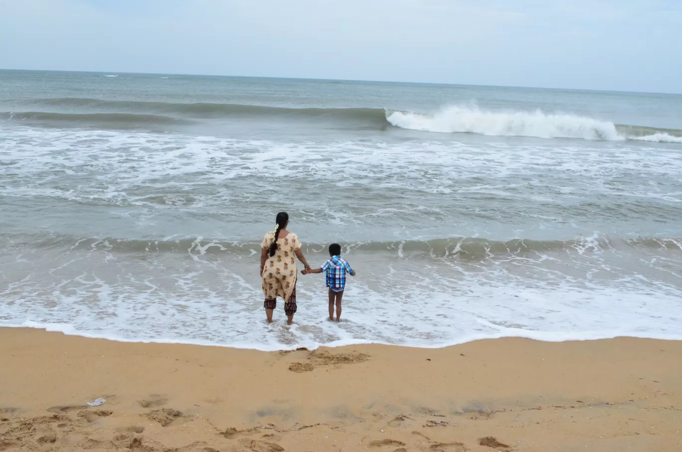 Photo of Mahabalipuram Beach By Sreya Dutta