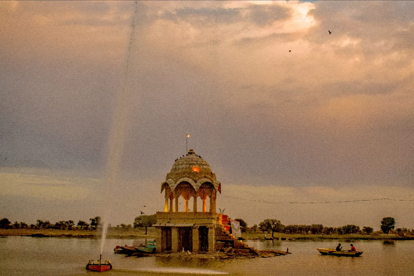 Photo of Gadisar Lake By Homi Patel