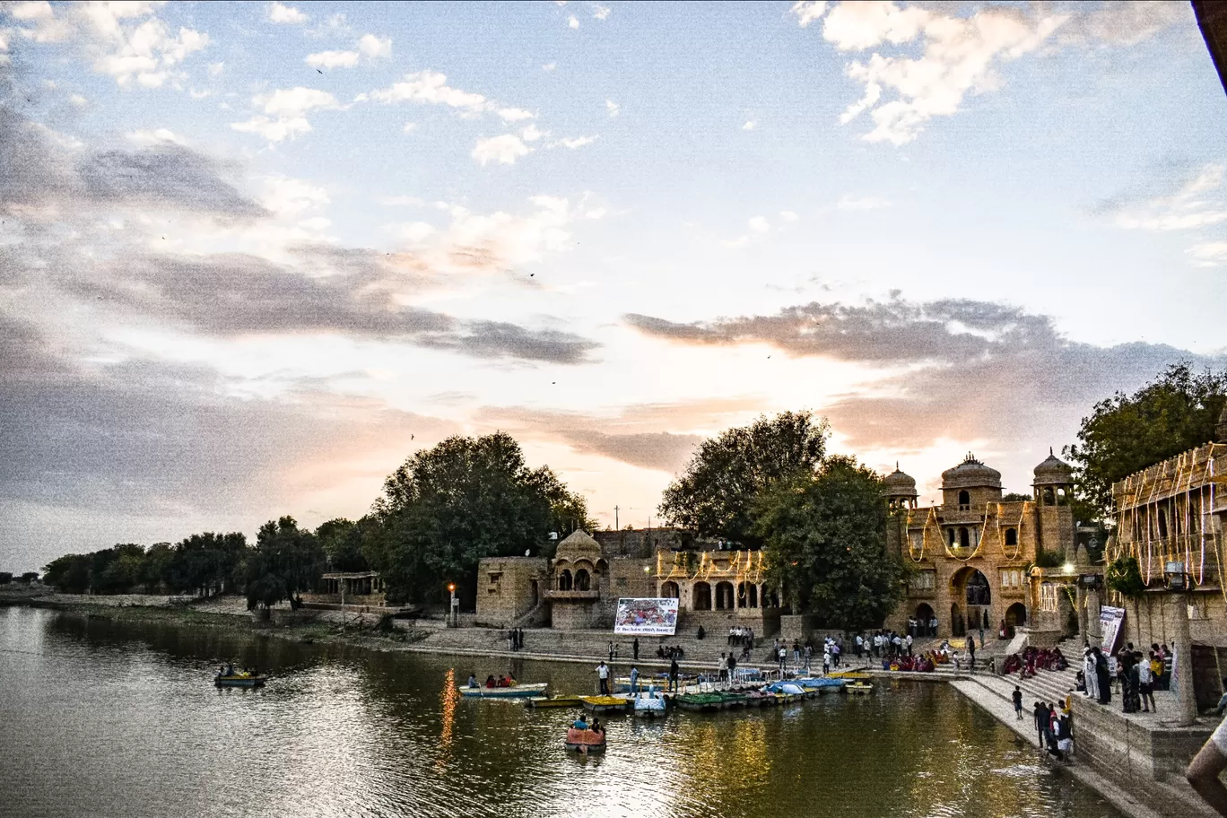 Photo of Gadisar Lake By Homi Patel