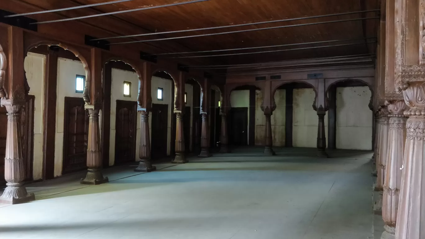 Photo of Old Sarkar Wada By Poorva Ghiya