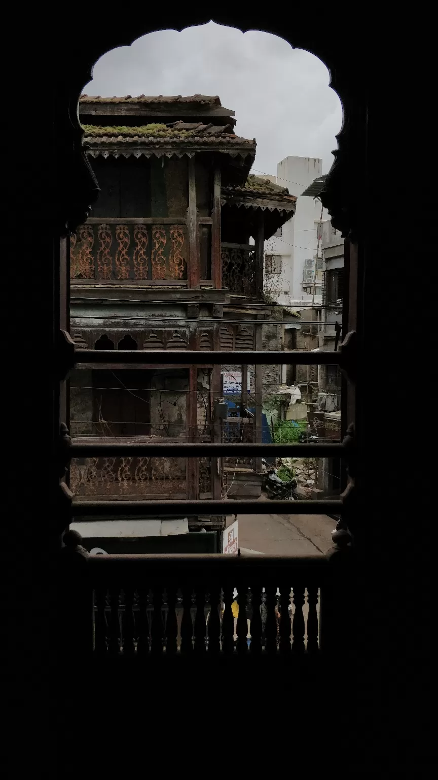 Photo of Old Sarkar Wada By Poorva Ghiya