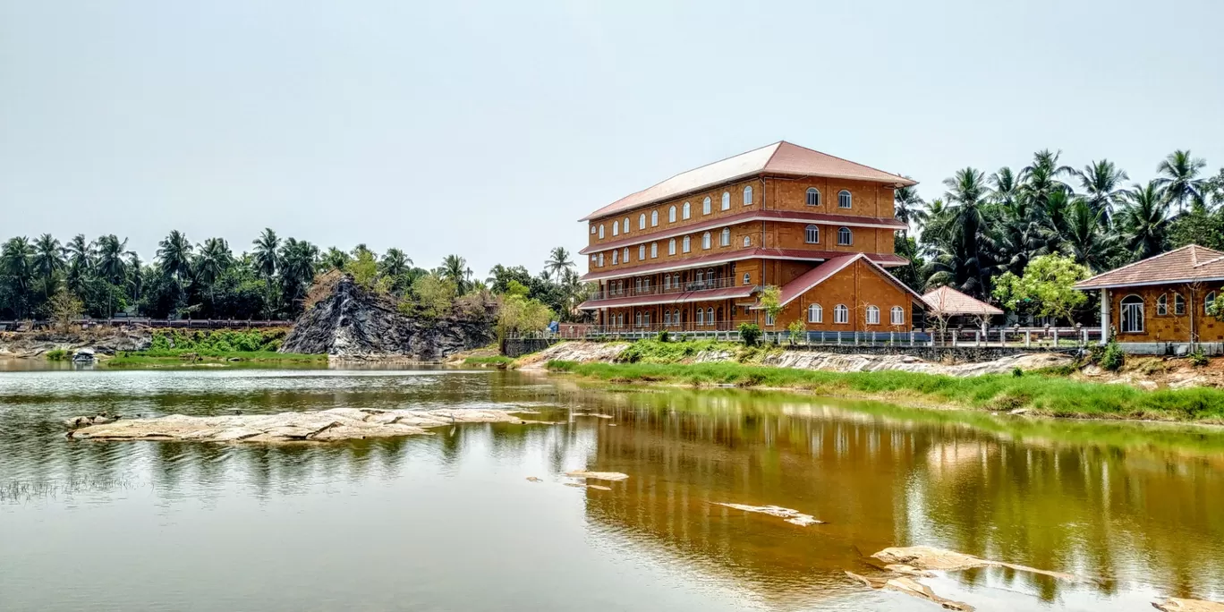 Photo of Sargaalaya Arts & Crafts Village By Nadim Gavandi