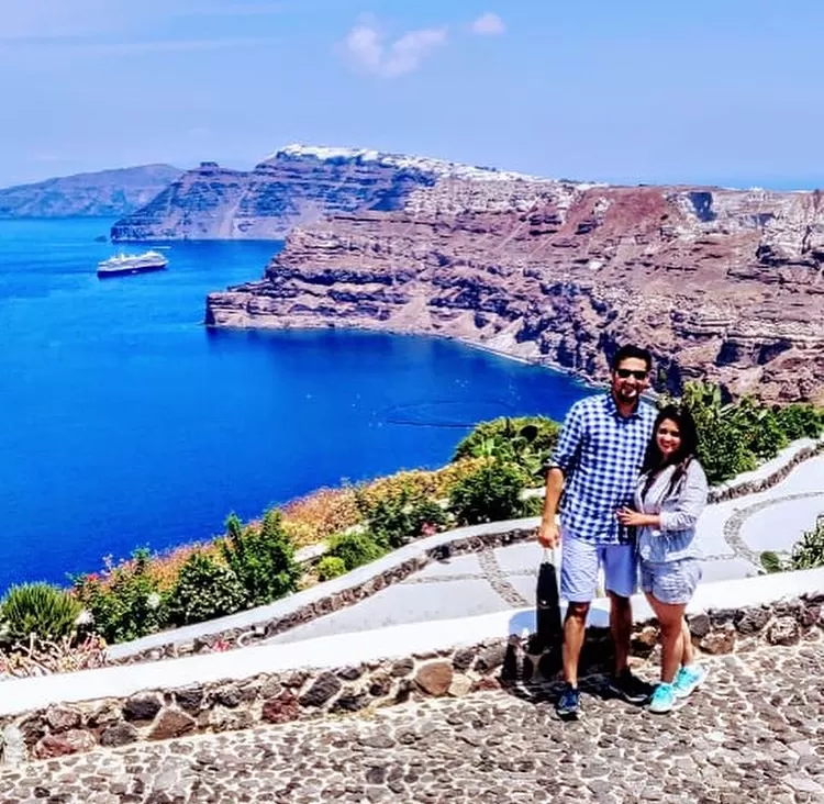 Photo of Santorini By Minal Desai