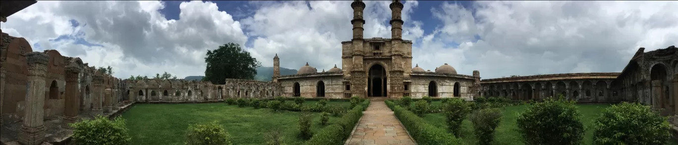 Photo of Pavagadh Hills By Suhas Wagh
