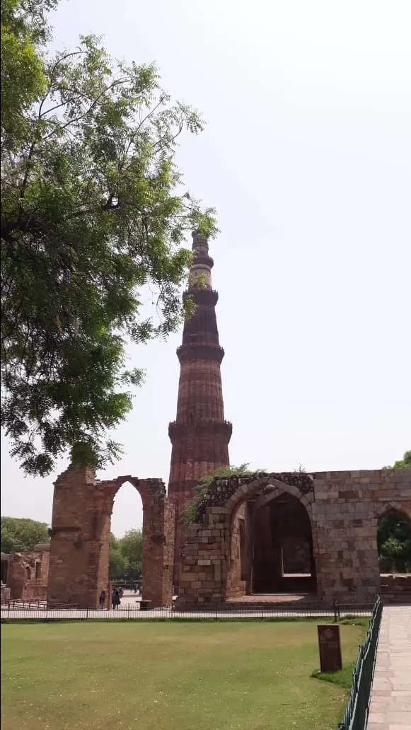 Photo of Qutub Minar By Snigdha Pandey