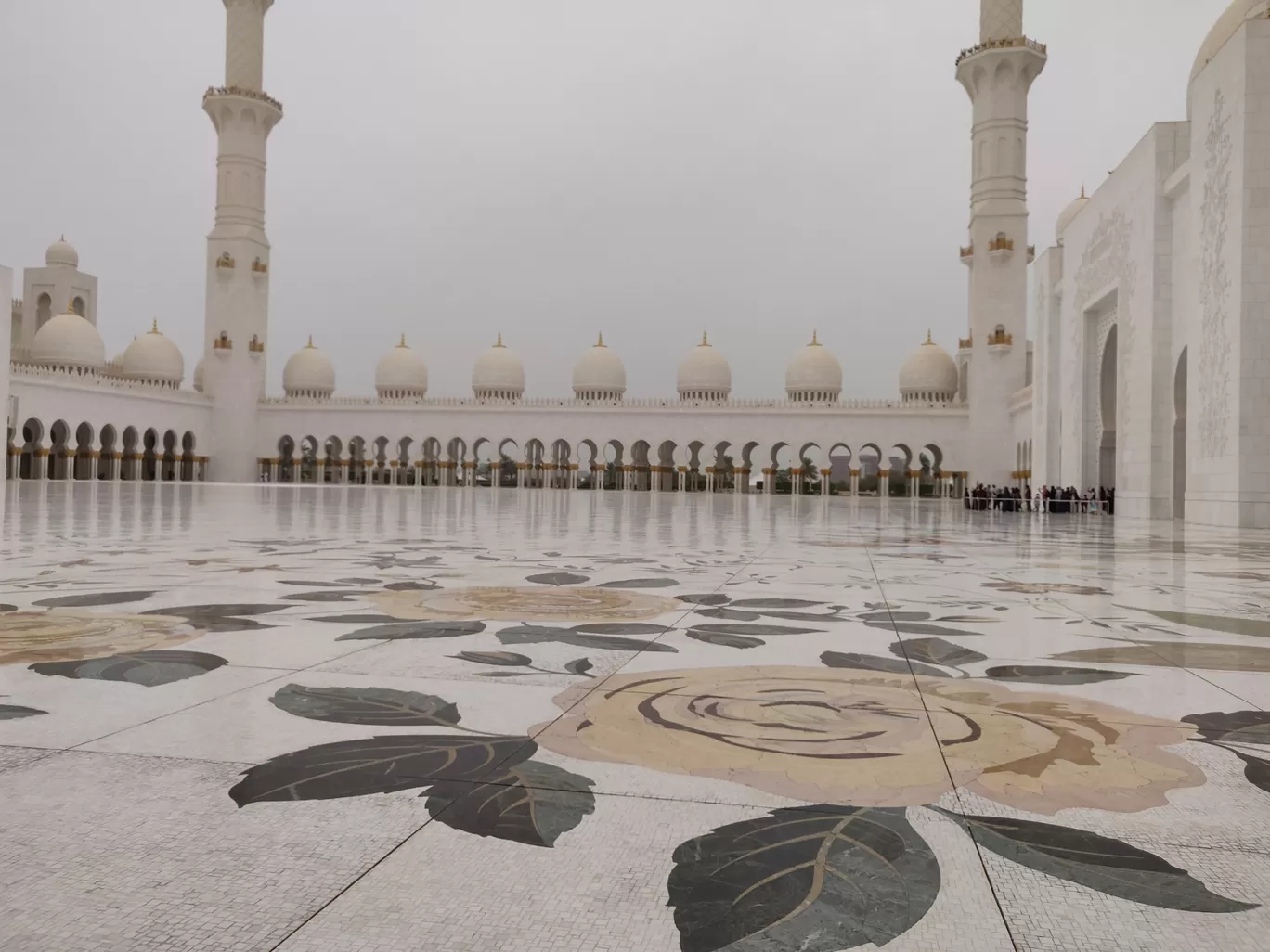Photo of Sheikh Zayed Grand Mosque - Sheikh Rashid Bin Saeed St - Abu Dhabi - United Arab Emirates By Ayushi Chhaperia