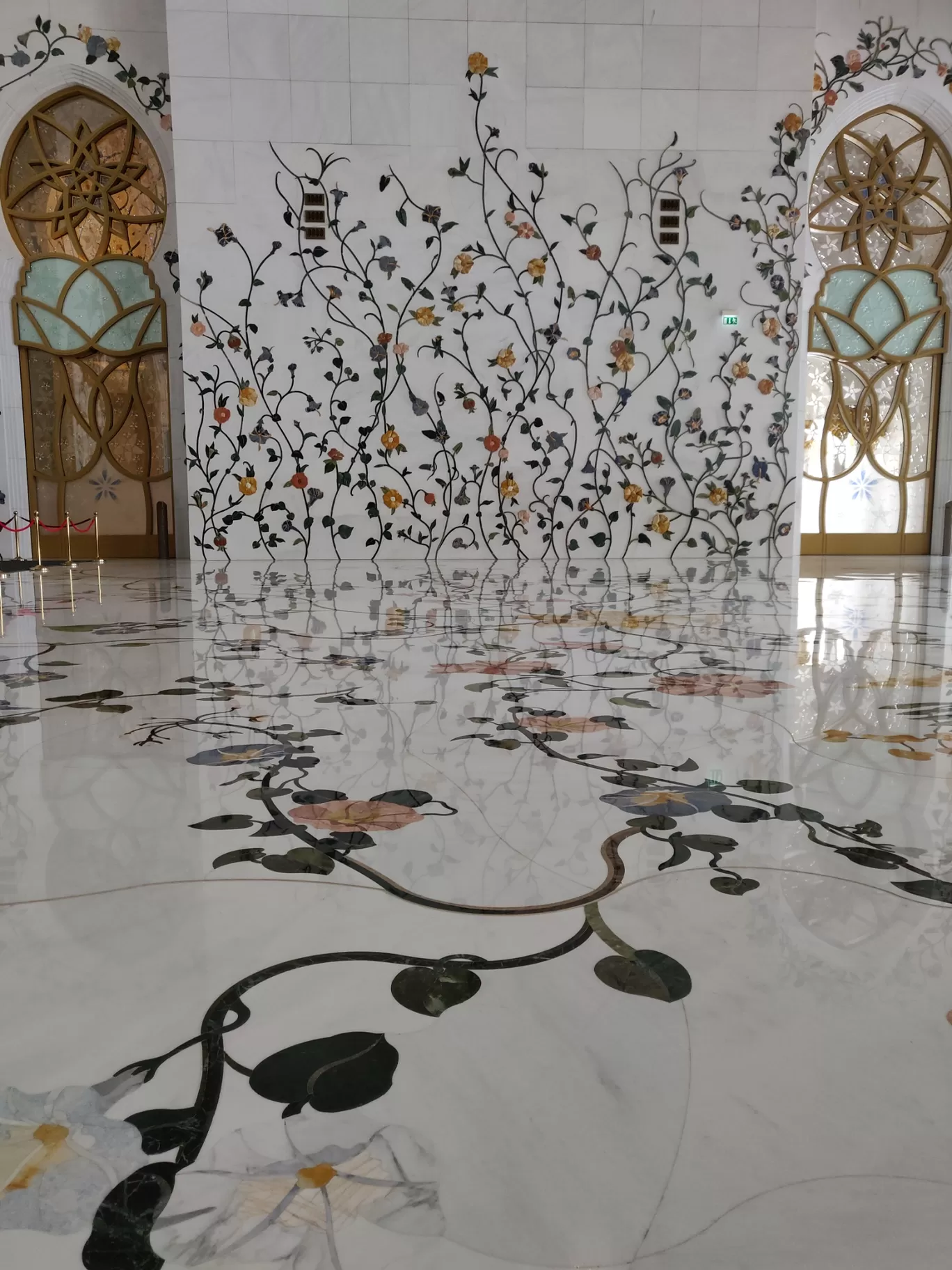Photo of Sheikh Zayed Grand Mosque - Sheikh Rashid Bin Saeed St - Abu Dhabi - United Arab Emirates By Ayushi Chhaperia