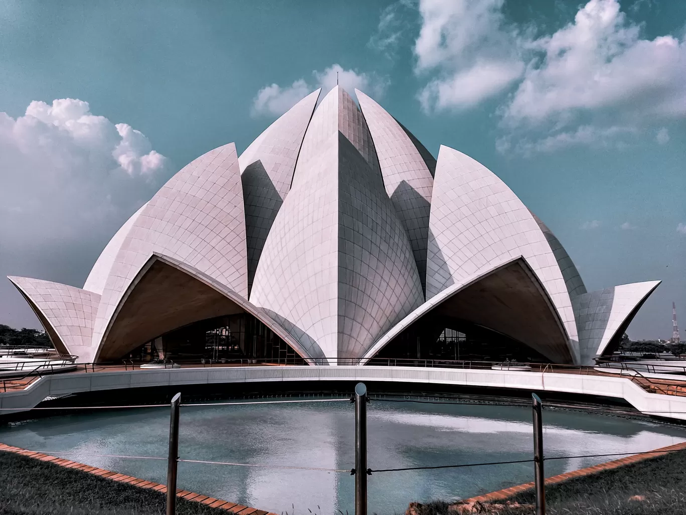 Photo of Lotus Temple By Renu Bagry