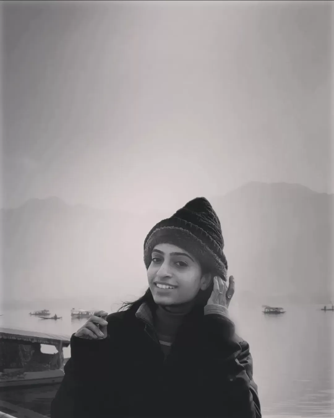 Photo of Dal Lake By Vaibhavi Mahajan