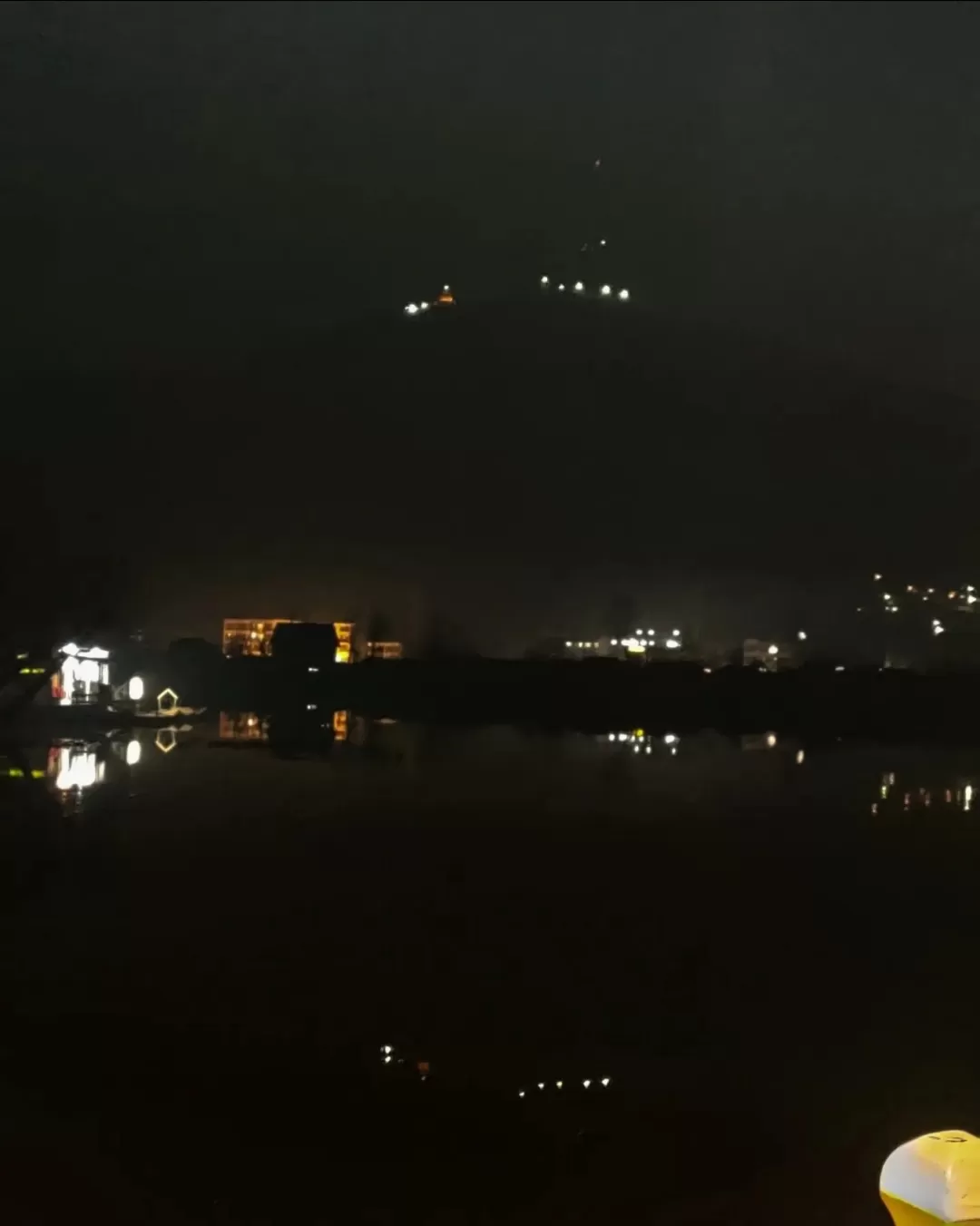 Photo of Dal Lake By Vaibhavi Mahajan