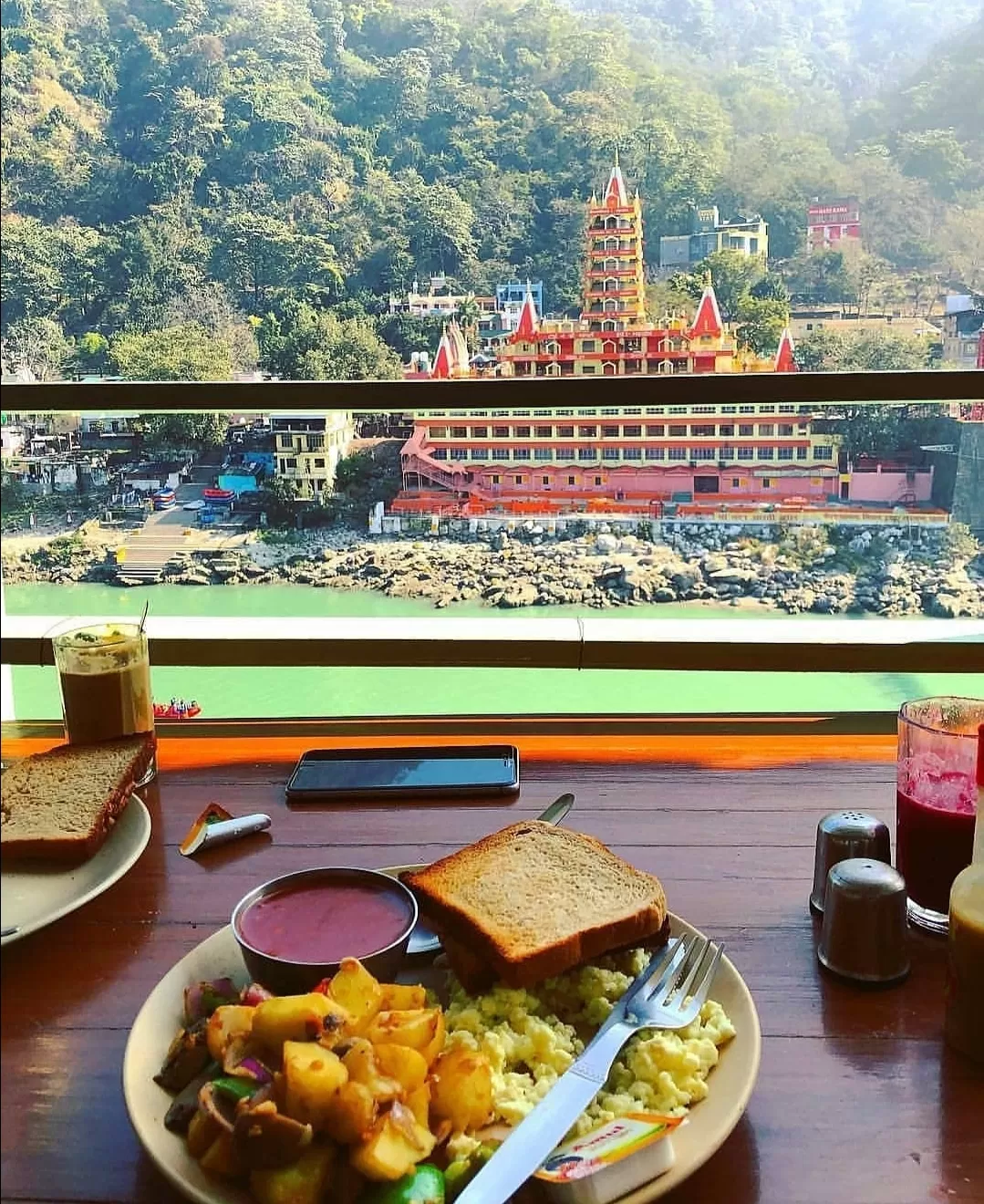 Photo of Rishikesh By Rishav Chauhan