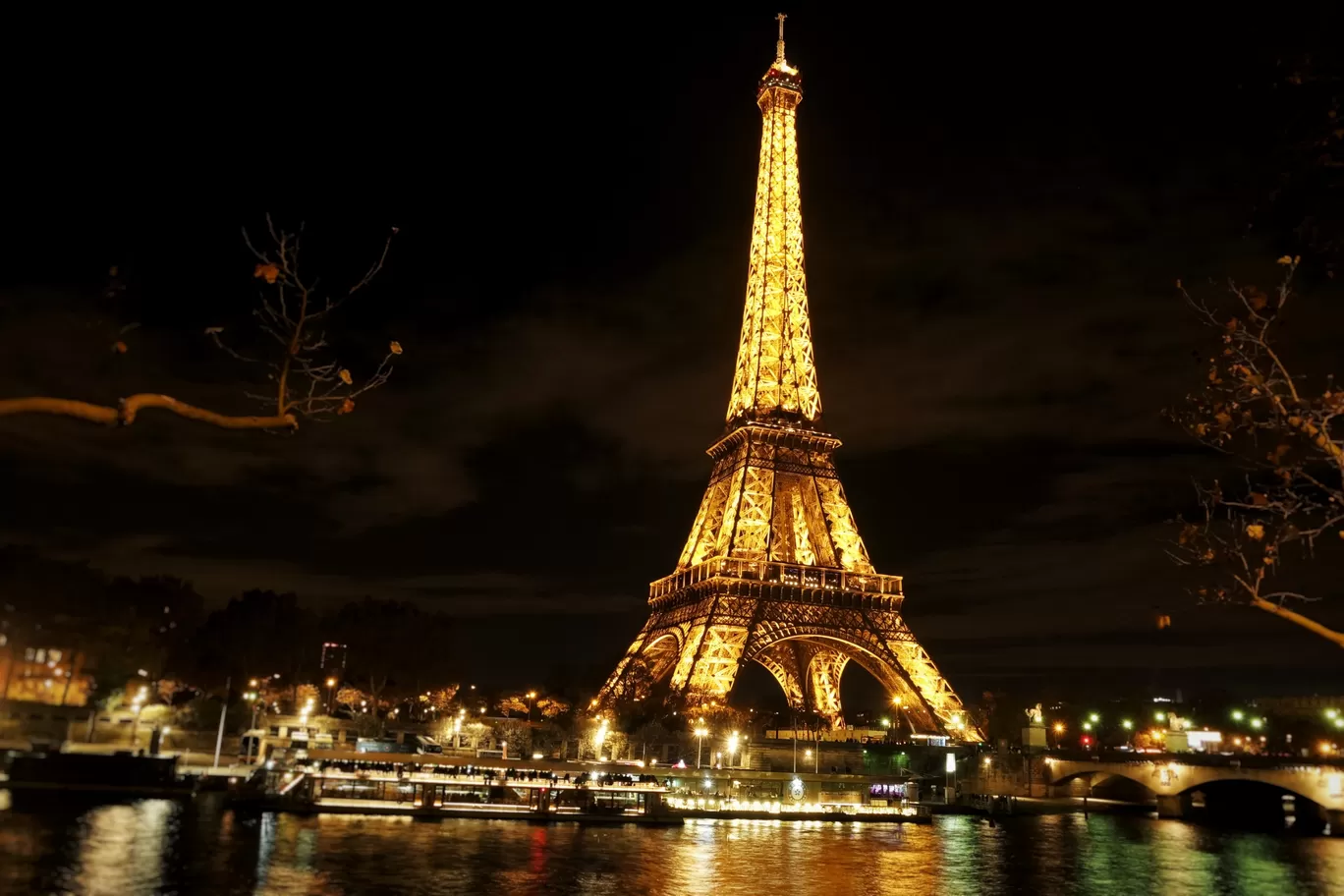 Photo of Paris By Akshay Sharma