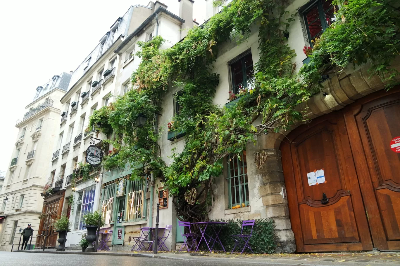 Photo of Paris By Akshay Sharma