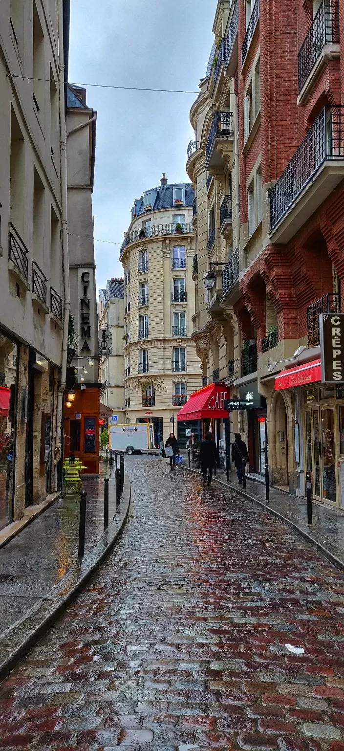 Photo of Paris By Akshay Sharma