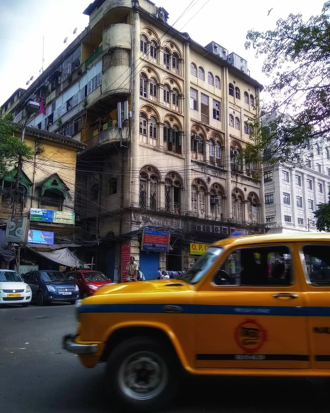 Photo of Kolkata By Curvy_bongshell