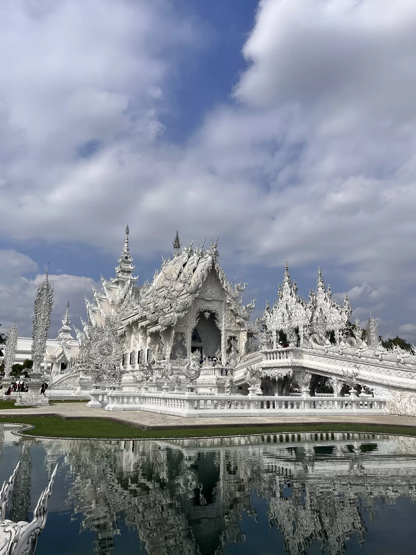 Photo of Wat Rong Khun - White Temple By Shraddha Ramane