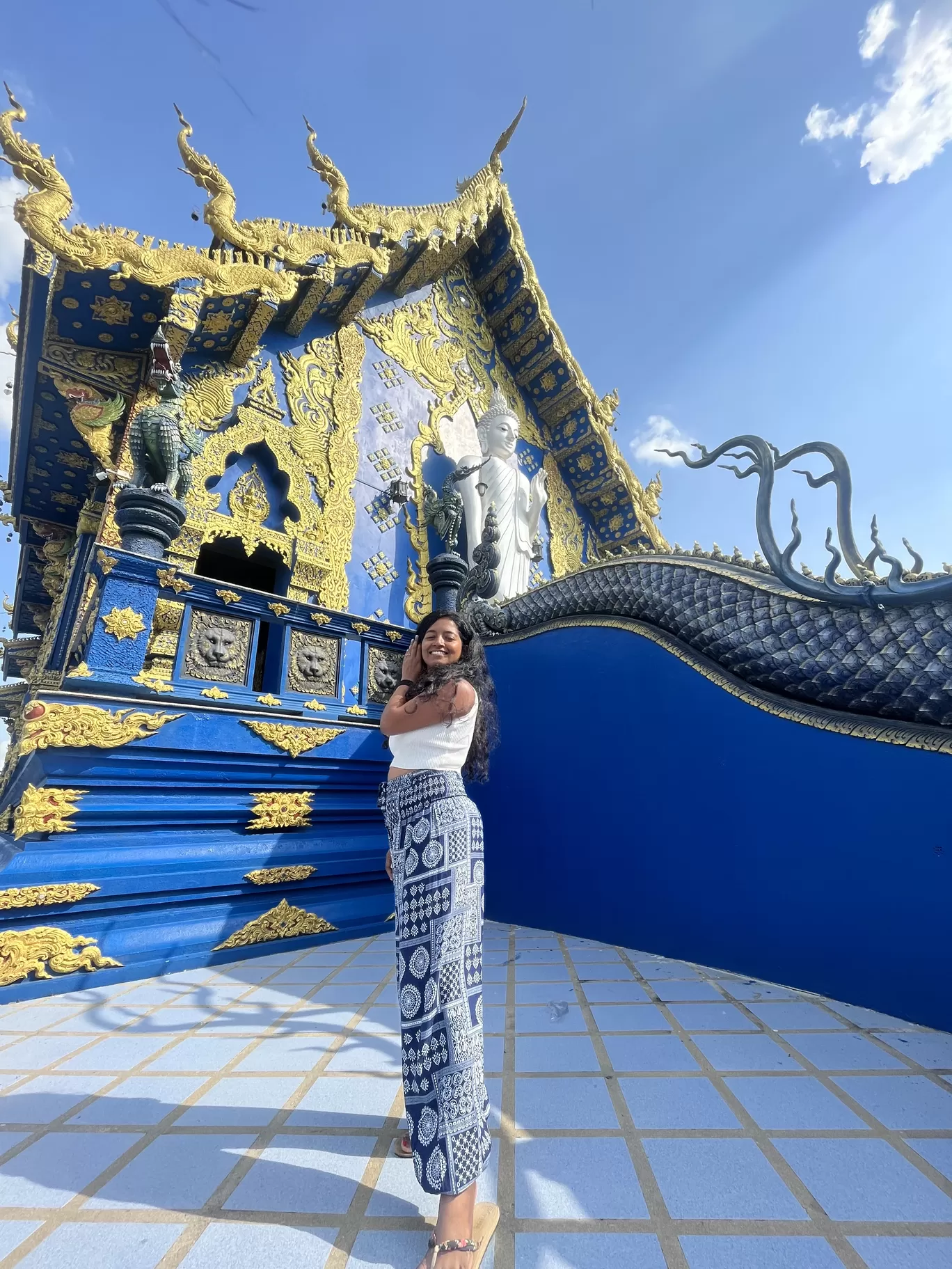 Photo of Wat Rong Suea Ten (Blue Temple) By Shraddha Ramane