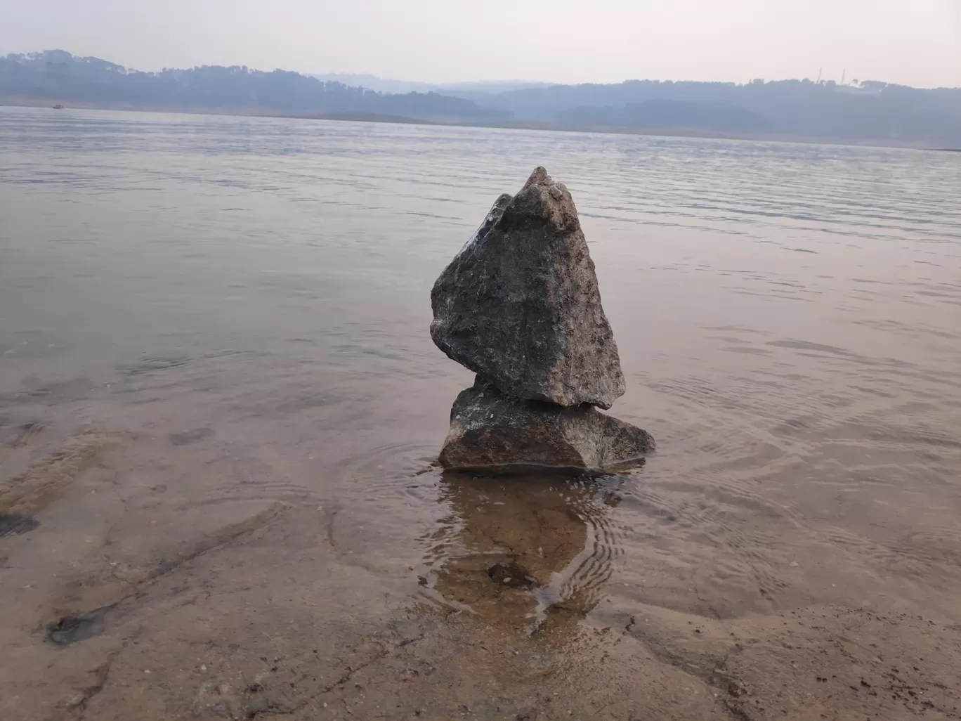 Photo of Umiam Lake By Piya Vijay