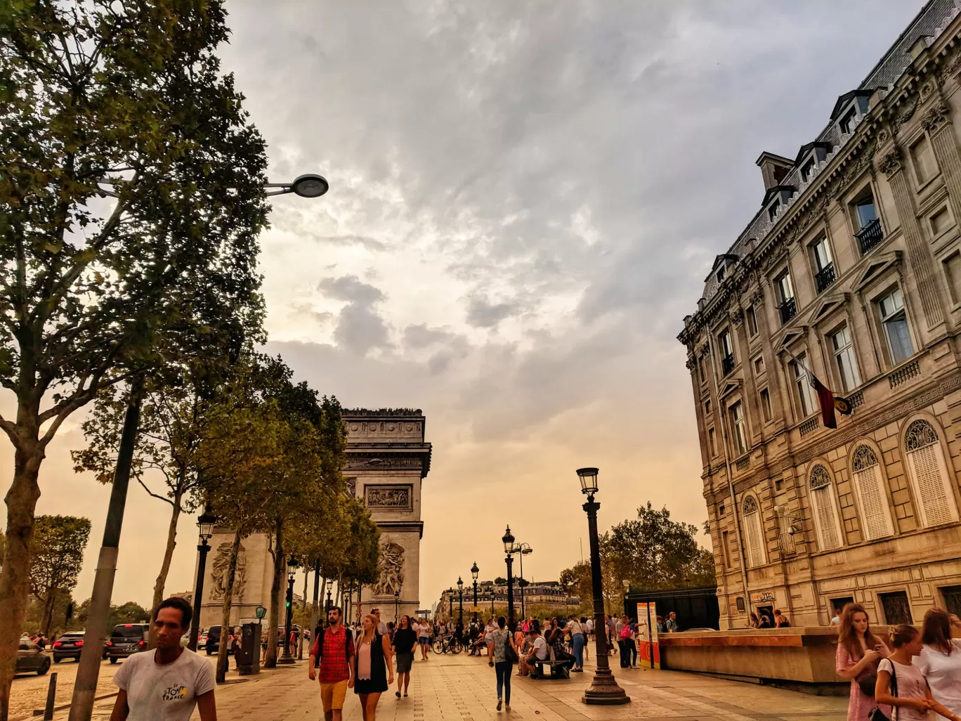 Photo of Arc de Triomphe By Pooja Singh