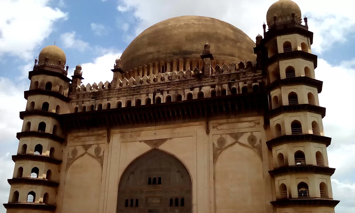 Photo of Gol Gumbaz By KALAPURI by Aatish Chavan